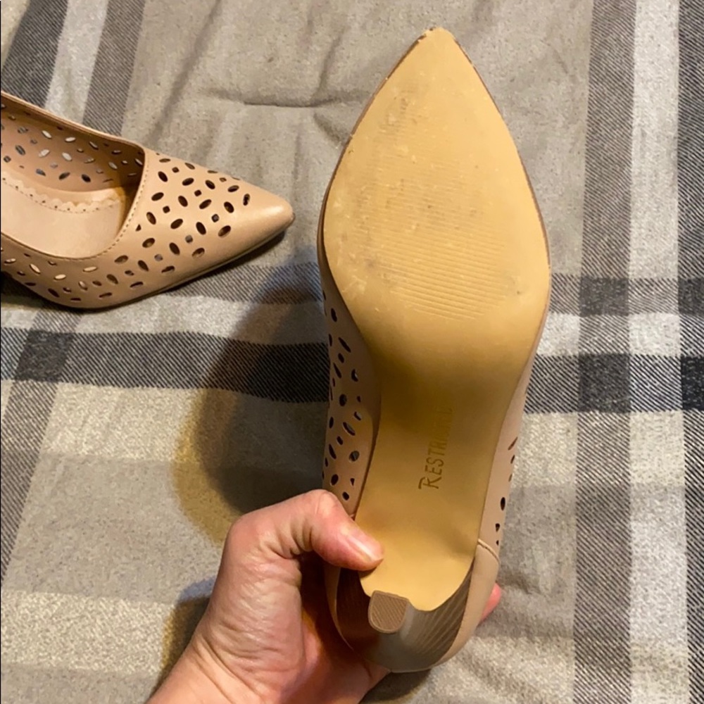 Tan Pumps - Picture 4 of 5